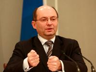 Governor of the Middle Urals Reverts to the Old Game